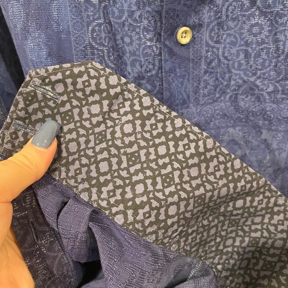 Robert Graham Tribal Print Classic Fit Button Down Size Large EUC - Picture 3 of 5
